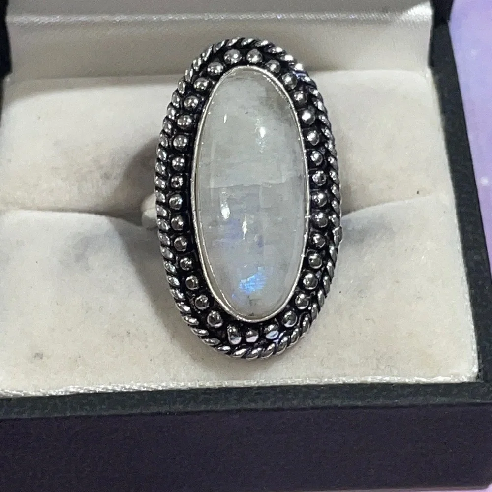 Moonstone ๐ Ring - Picture 4 of 12